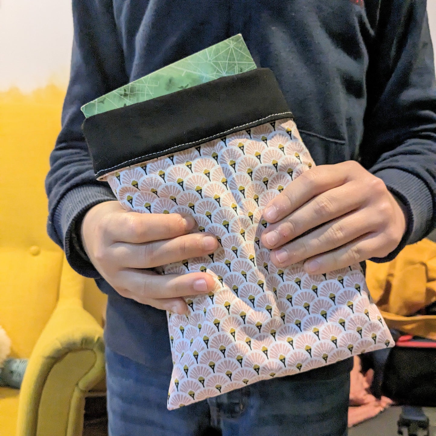 Coffret Merci maîtresse / maître / nounou : garde-page + pochette à livre + petit savon