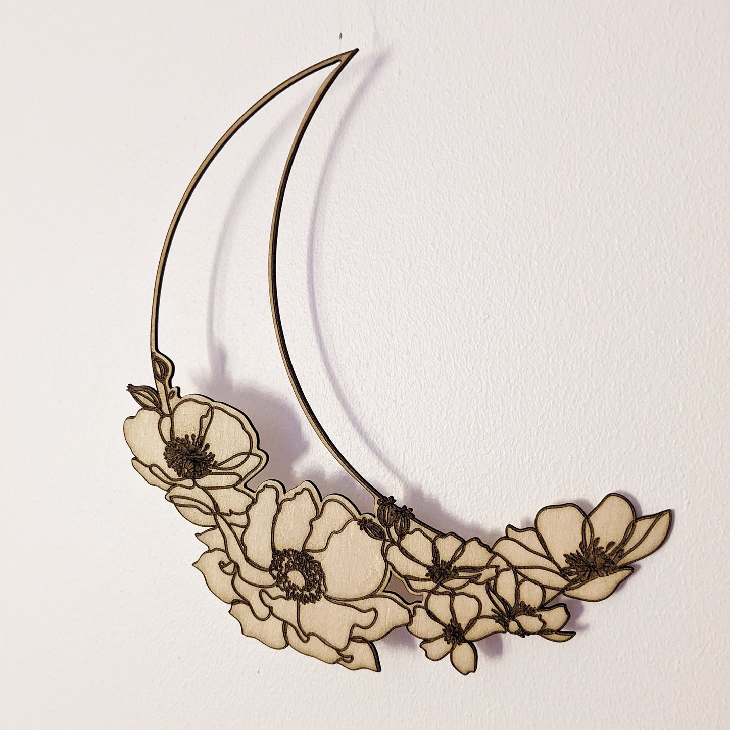 Décoration murale en bois : La lune fleurie