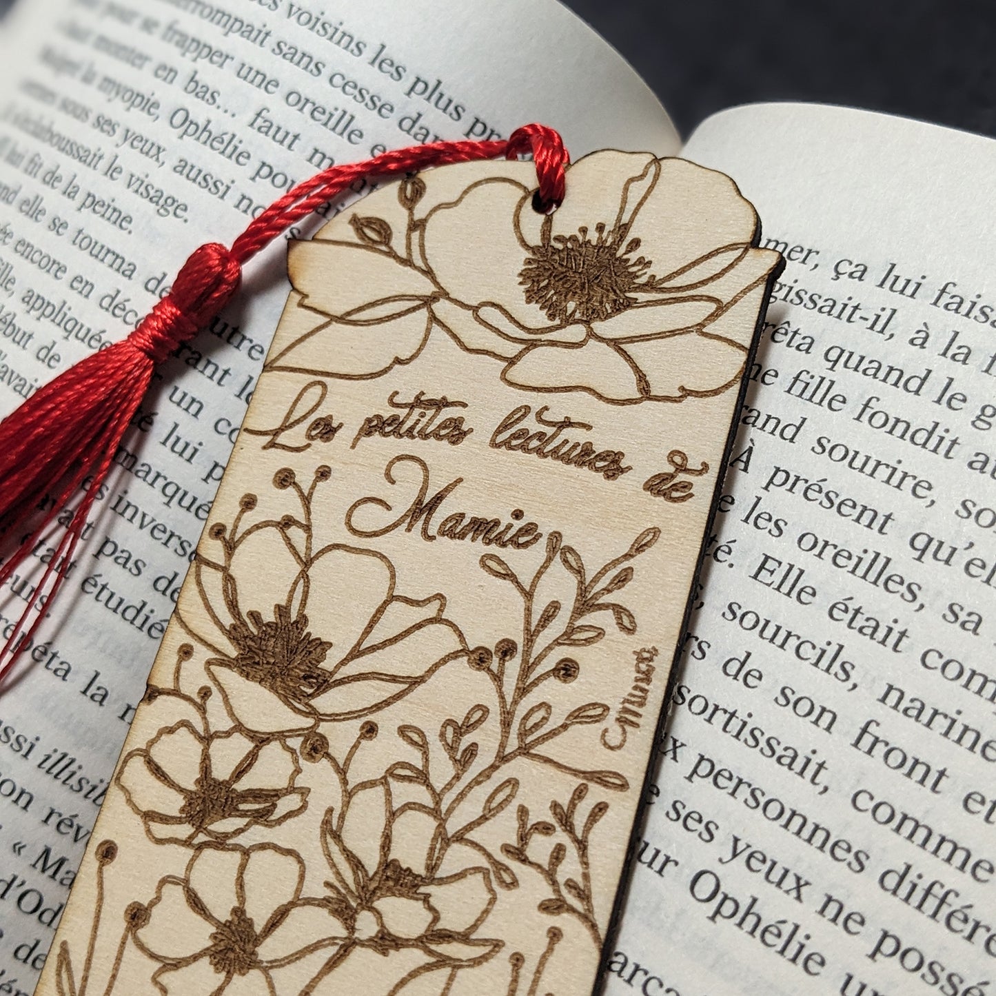 marque-page fleuri : les petites lectures de Mamie