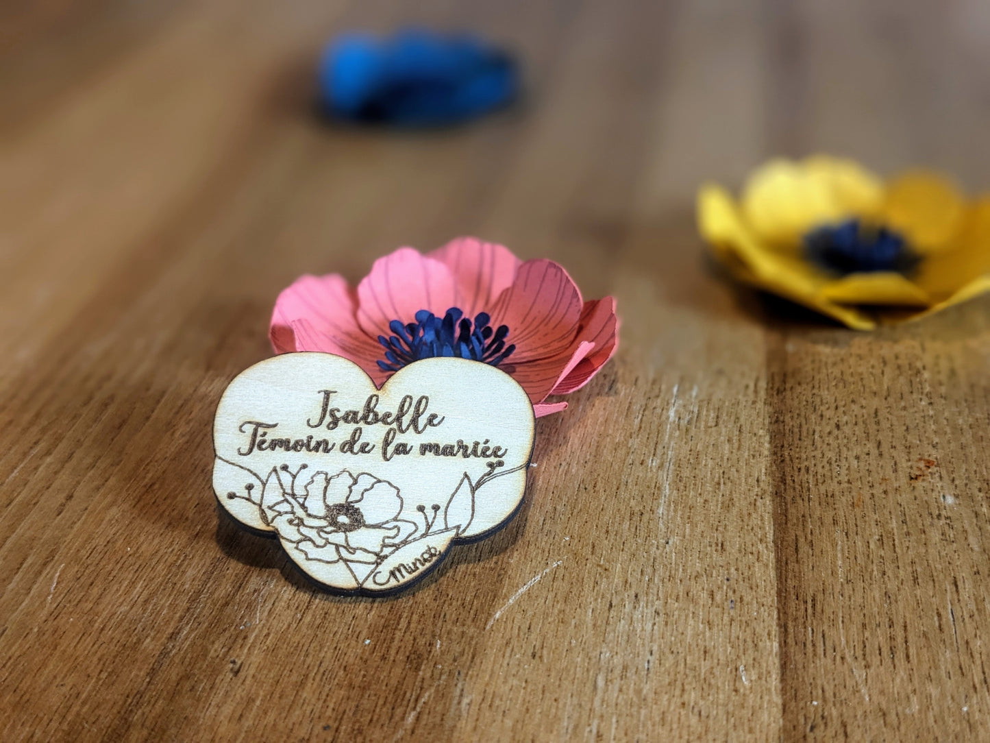 Pour gâter vos invités : des broches personnalisées