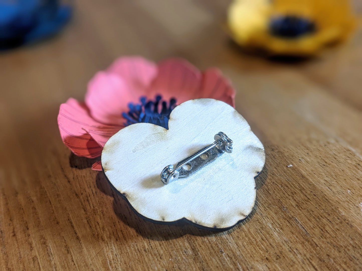 Pour gâter vos invités : des broches personnalisées
