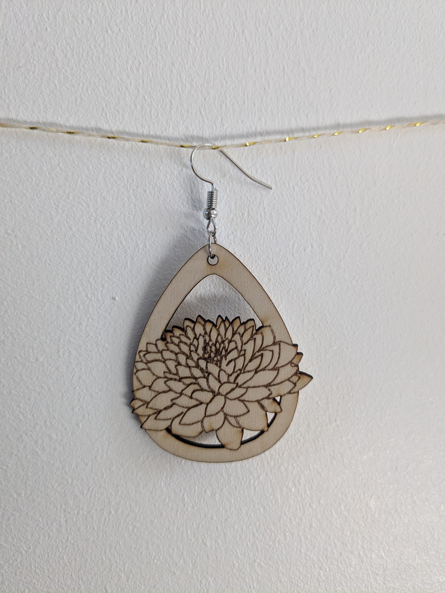 Boucle d'oreille fleurie ( à l'unité )