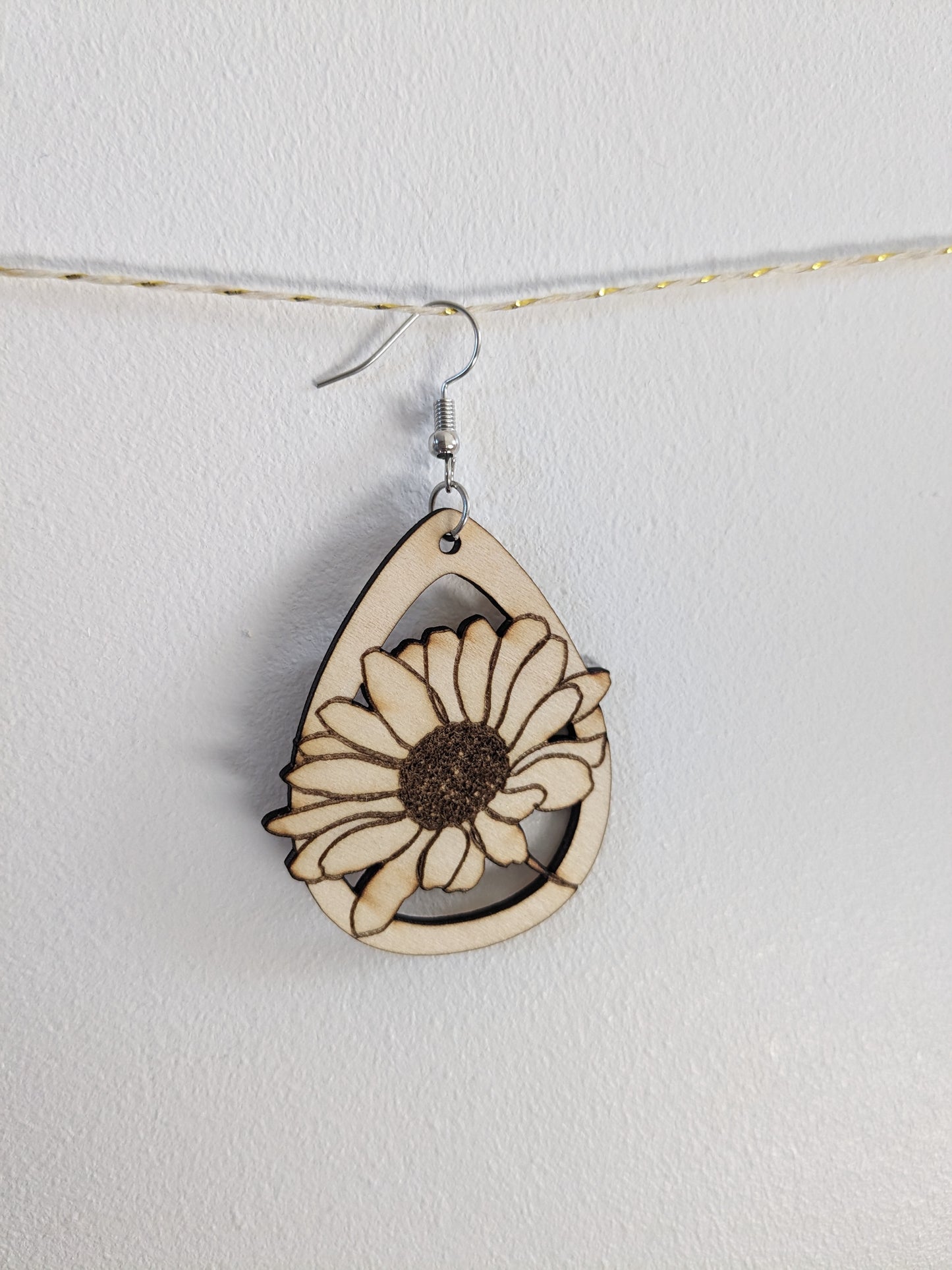 Boucle d'oreille fleurie ( à l'unité )