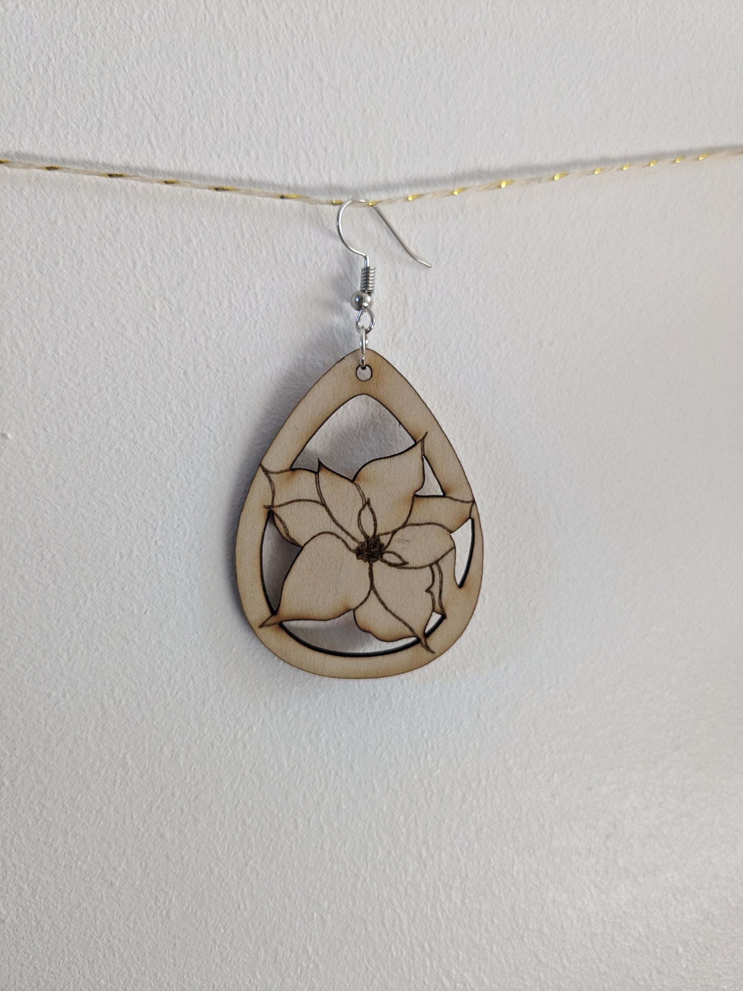 Boucle d'oreille fleurie ( à l'unité )