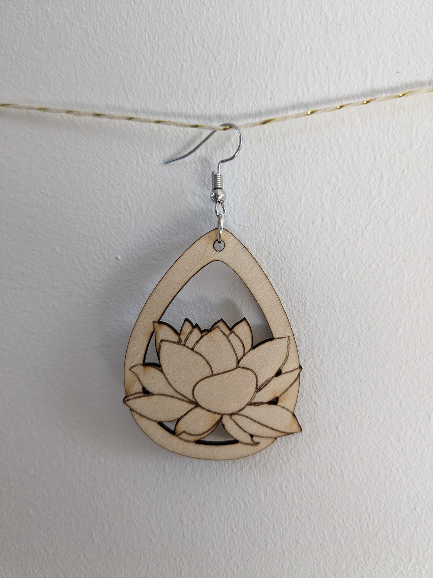 Boucle d'oreille fleurie ( à l'unité )