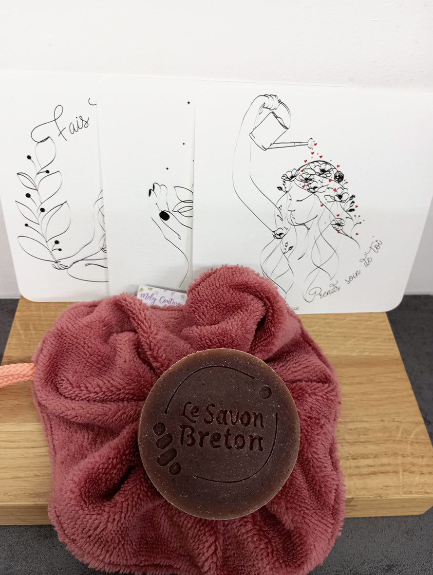 Coffret bien-être Noël : savon de Noël, fleur de douche et trio de cartes pensées positives