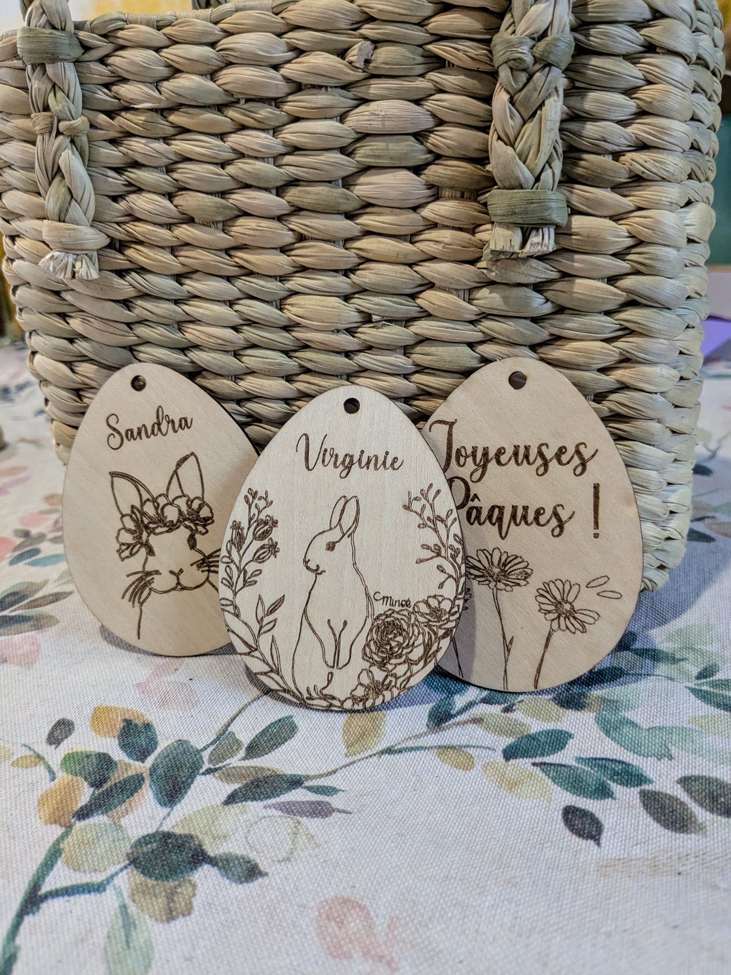 Oeufs de pâques personnalisés en bois