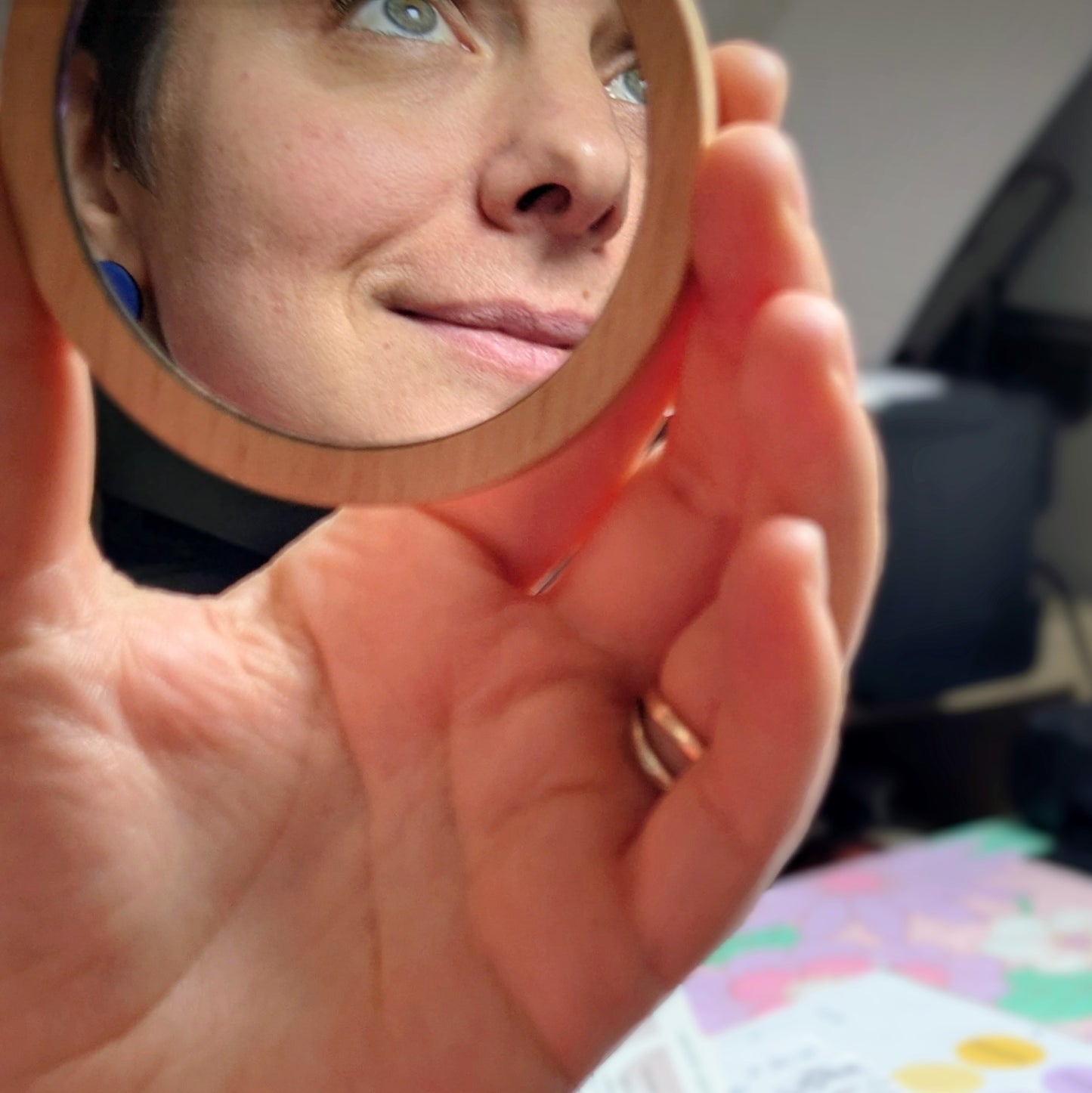 Petit miroir de poche - Le monde est plus joli ...  avec toi dedans