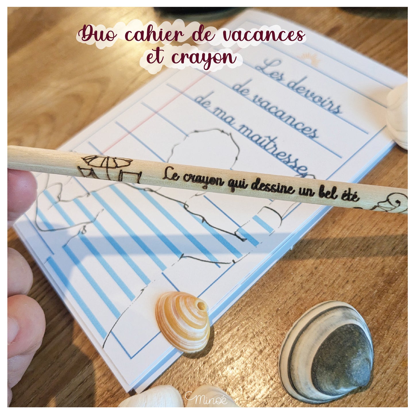 Duo cahier de vacances et joli crayon